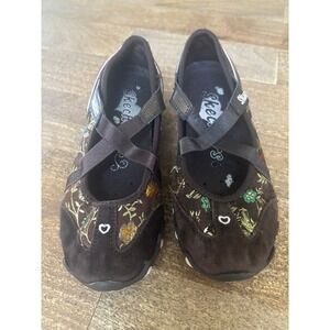 Girls leather sketchers Size 12